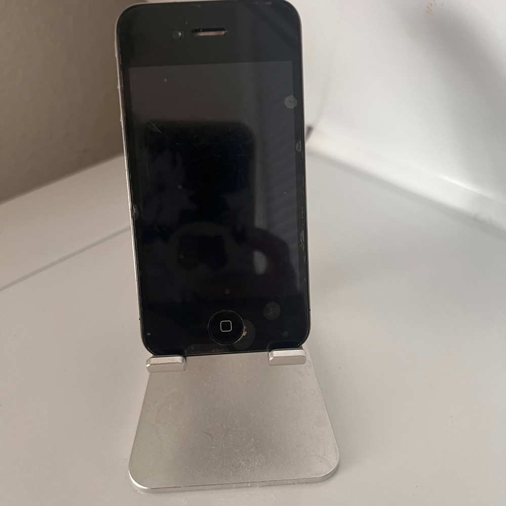 Apple iPhone 4 with Black Front